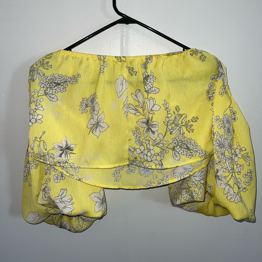 Lush Women’s Yellow Flowy Floral Off The Shoulder Crop Top Size Medium - Picture 4 of 5
